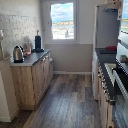 Apt With Pool Near Beach And Port Apartment