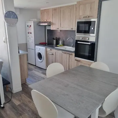 Apt With Pool Near Beach And Port Apartment